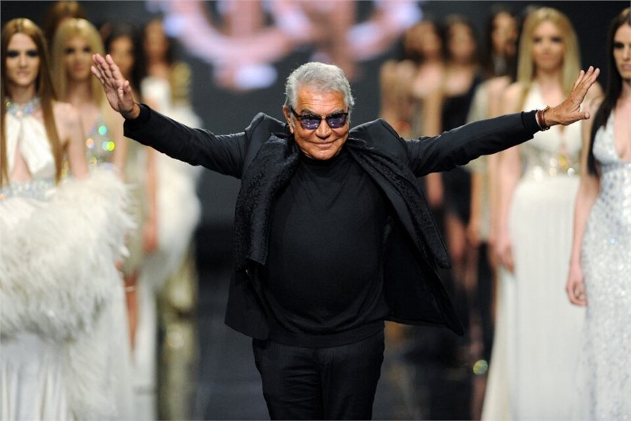 Murió el diseñador italiano Roberto Cavalli, un ícono del fashionismo